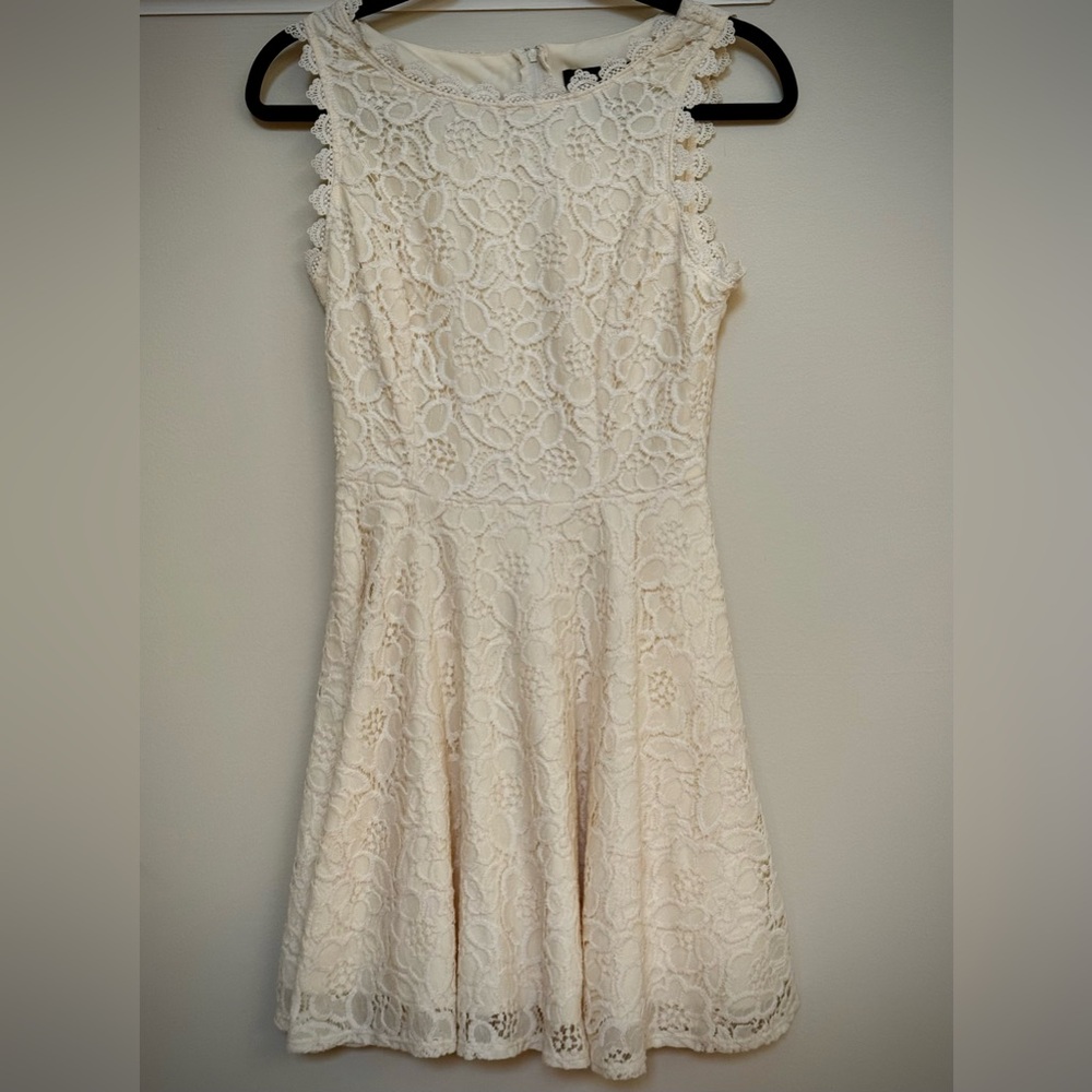 Cream Lace Fit & Flare Dress – City Triangles Size 5